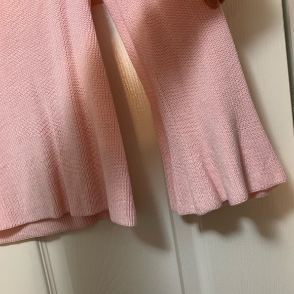 Pink bell sleeve sweater - Picture 2 of 4